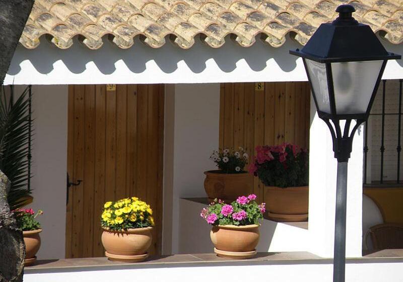 Отель Hostal Las Acacias