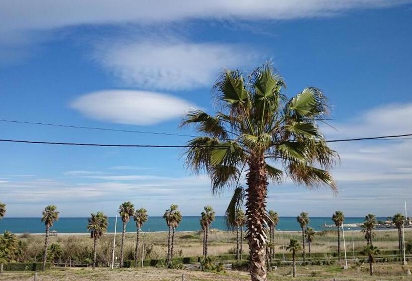 ホテル Las Camelias