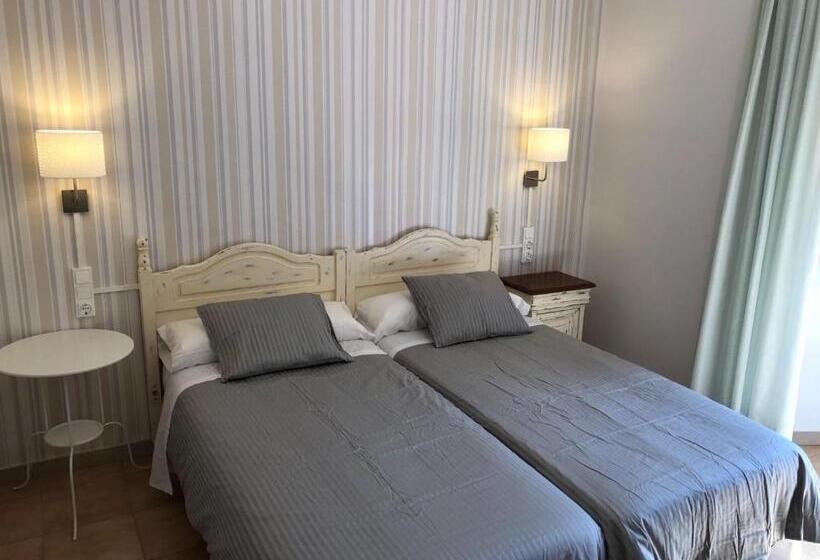 هتل Monasterio De Santa Maria De Valvanera