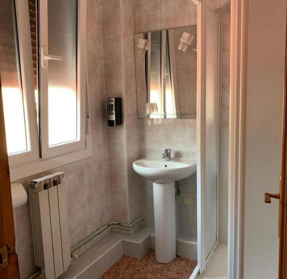 酒店 Pensión Bowling