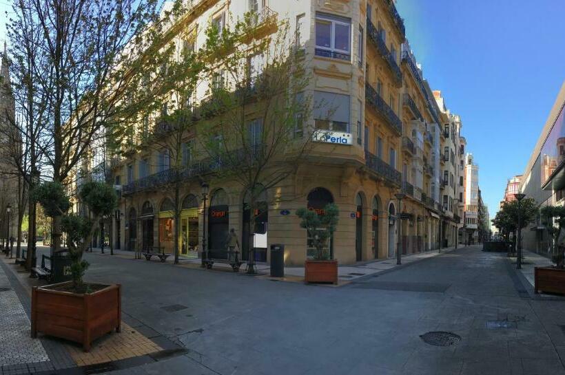 هتل Pension La Perla