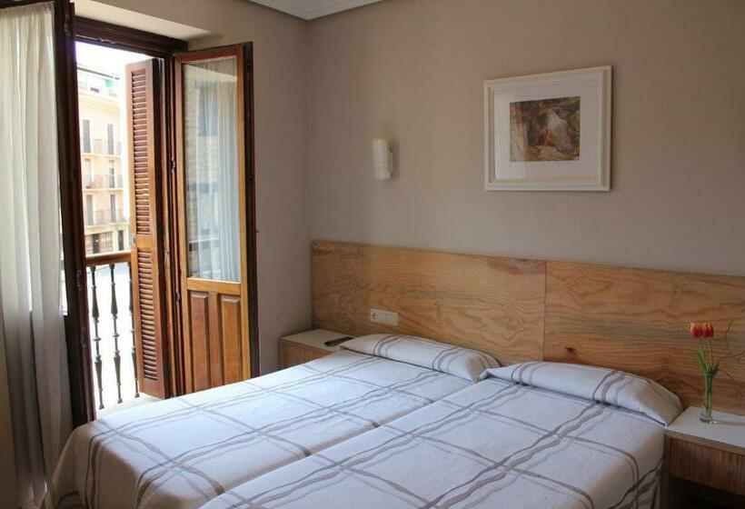 فندق Pensión Lagunak