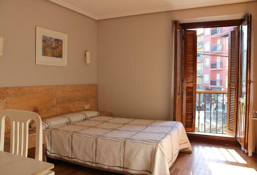 فندق Pensión Lagunak