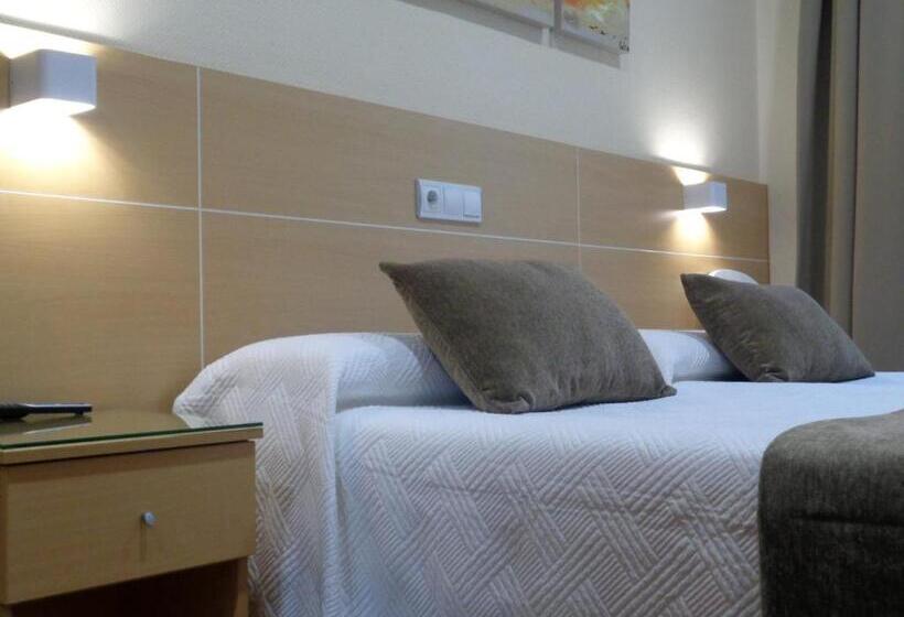 هتل Pensión Urumea