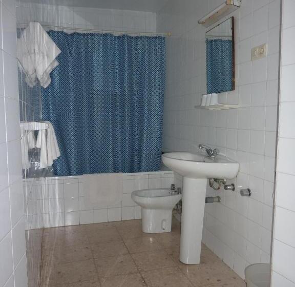 ホテル Pensión Versalles