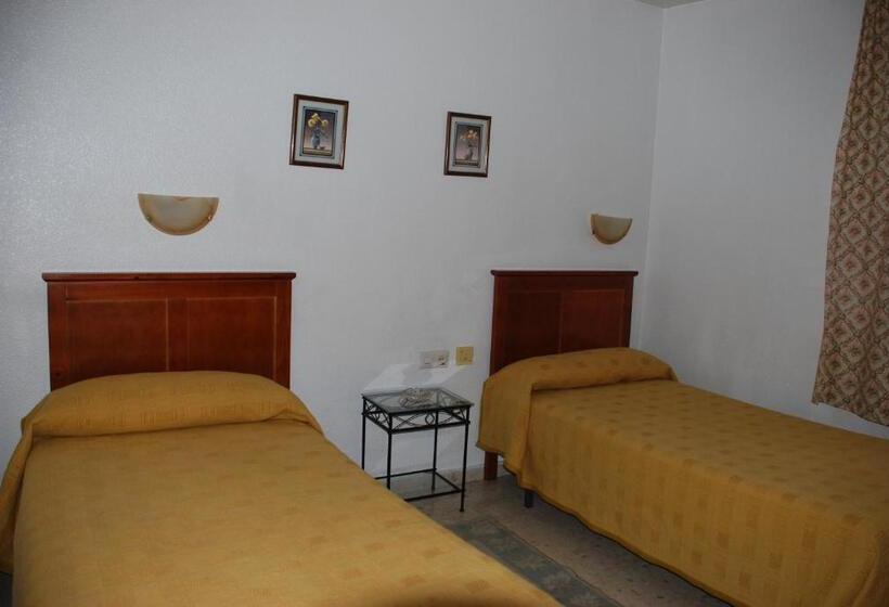 ホテル Pensión Versalles