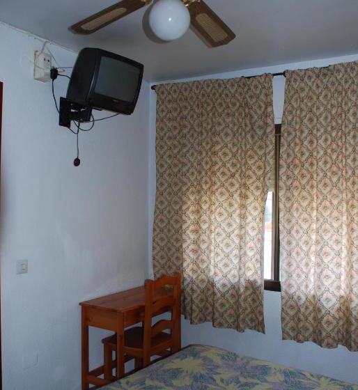 ホテル Pensión Versalles