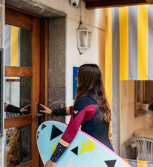 هتل Pensión Zumardi