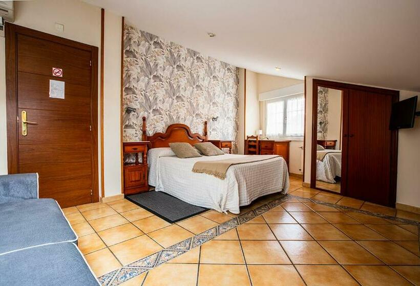 هتل Pensión Zumardi