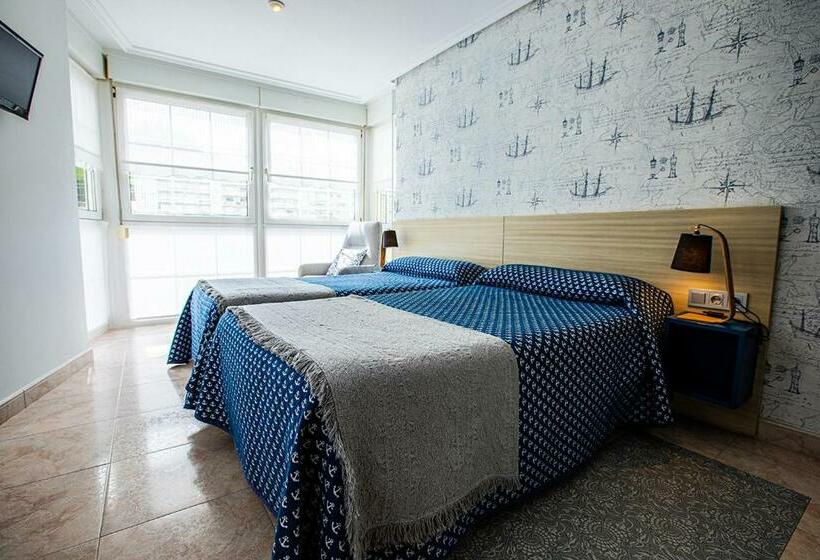 هتل Pensión Zumardi