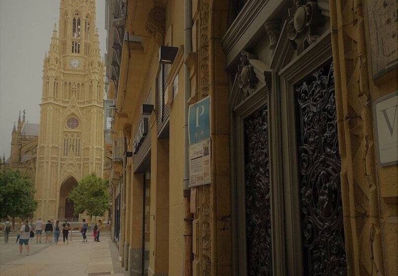 هتل Pension La Perla