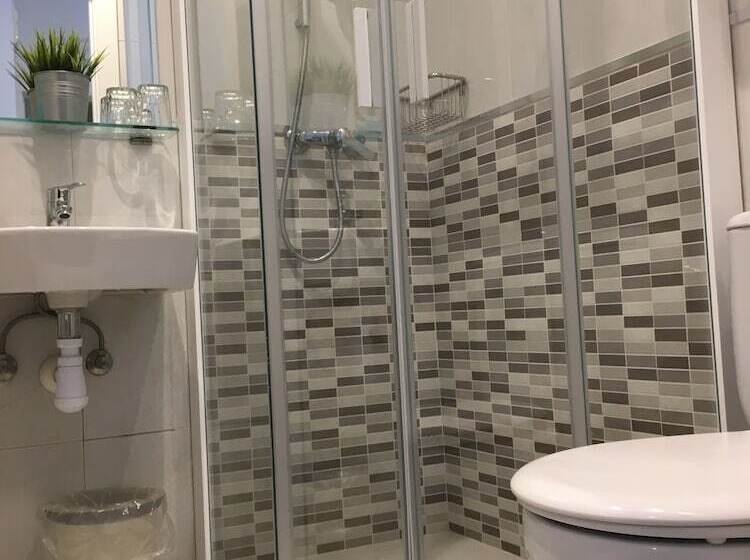 هتل Pension La Perla