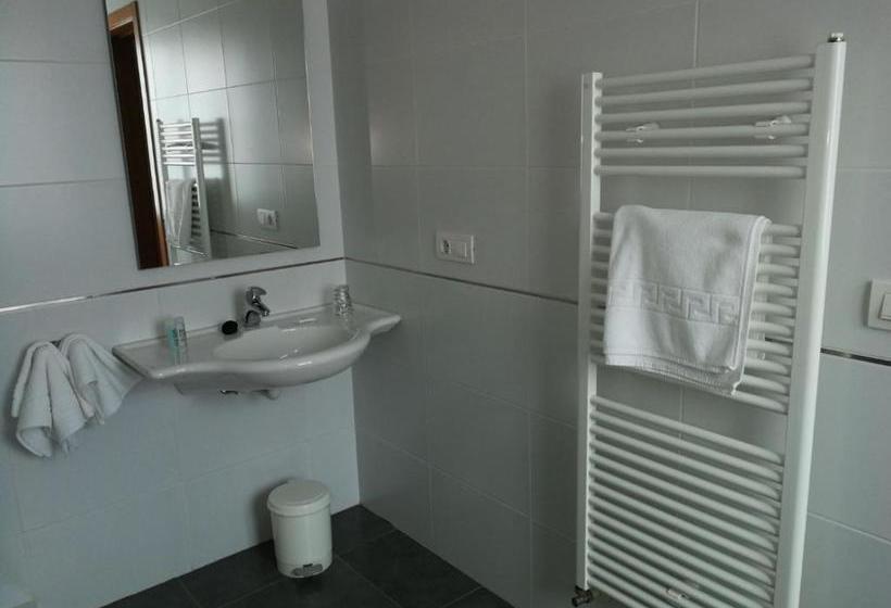 בית מלון כפרי Pension Restaurante La Bombilla