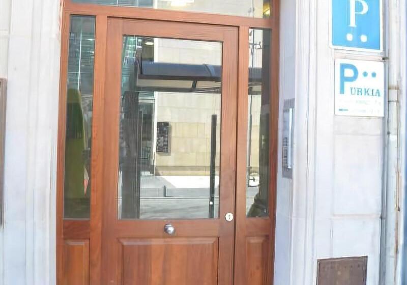 هتل Pension Urkia