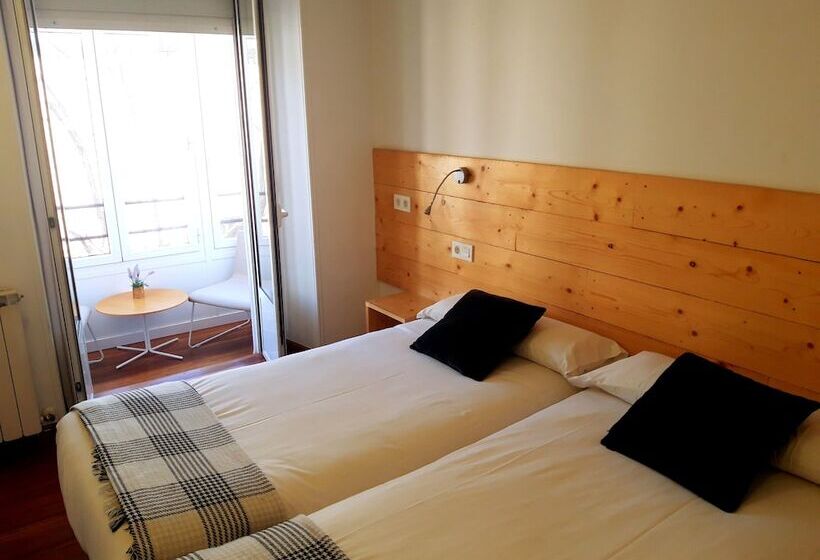 هتل Pension Urkia