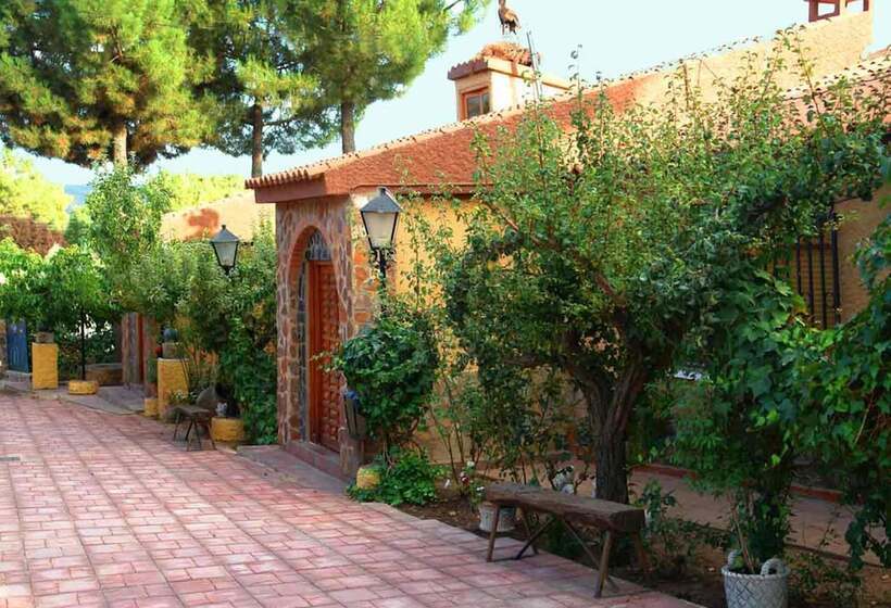 هتل Rural La Villa Don Quijote