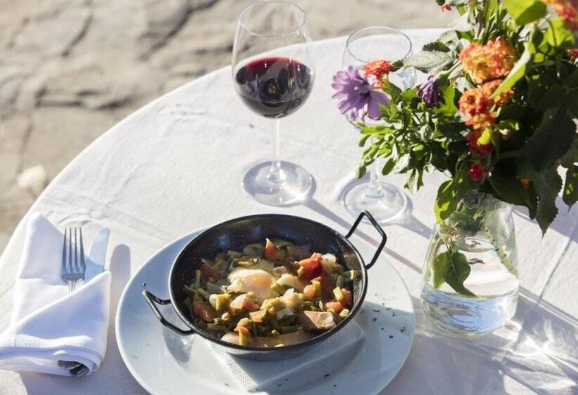 فندق ريفى Tugasa El Almendral