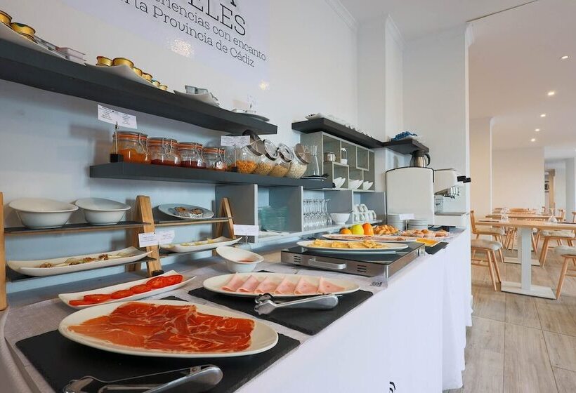 فندق ريفى Tugasa El Almendral