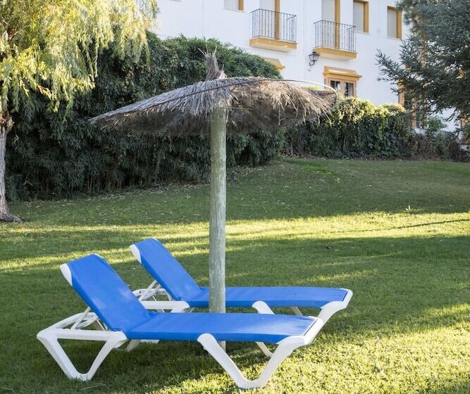 فندق ريفى Tugasa El Almendral