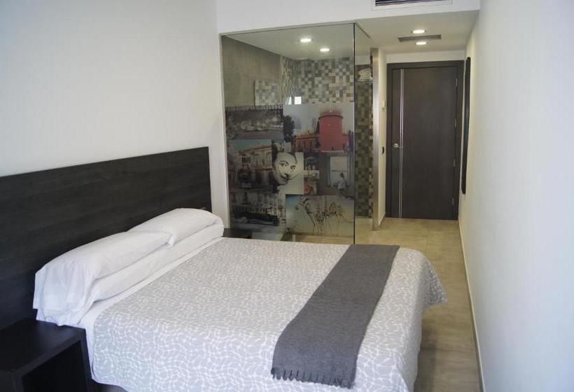 هتل Hostal Sanmar