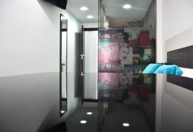 هتل Hostal Sanmar