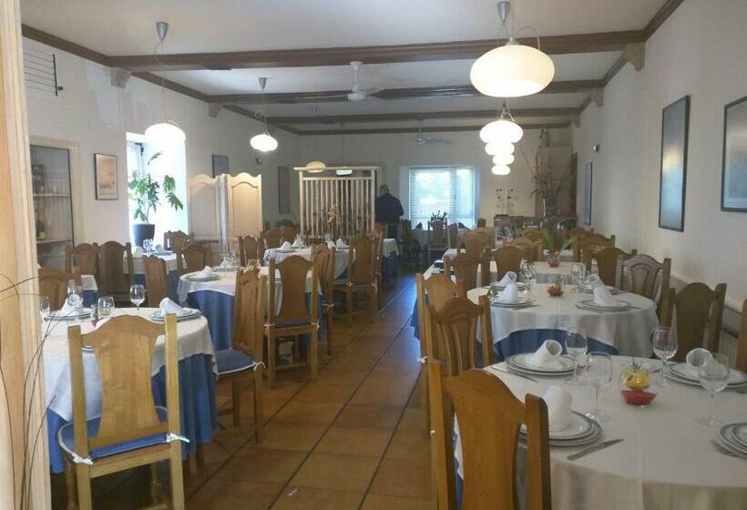 بنسيون Hostal San Paio