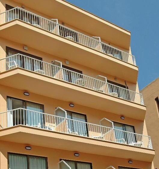 هاستل Hostal Tierramar