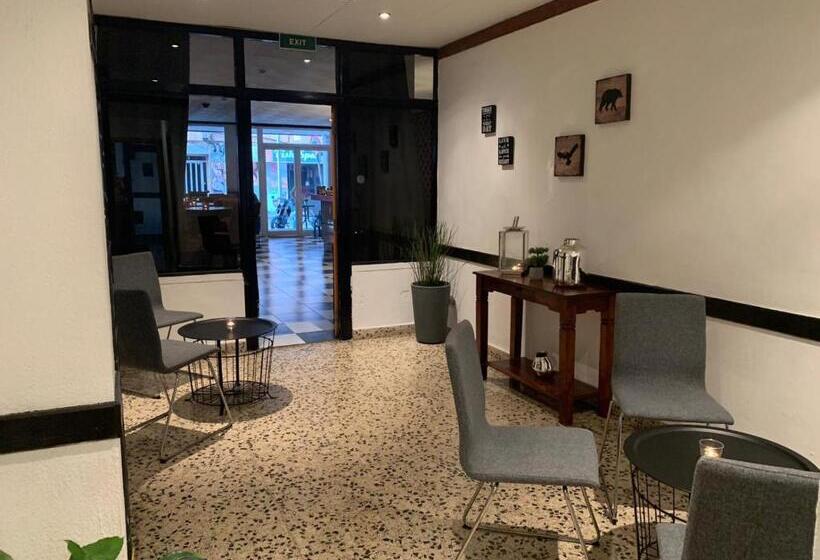 هاستل Hostal Tierramar