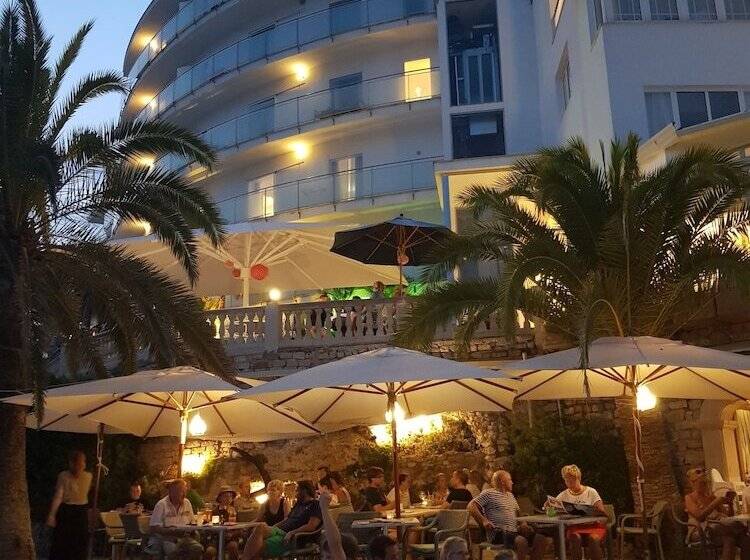 Apartamentos Cala Santanyi