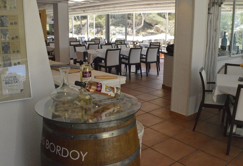 Apartamentos Cala Santanyi