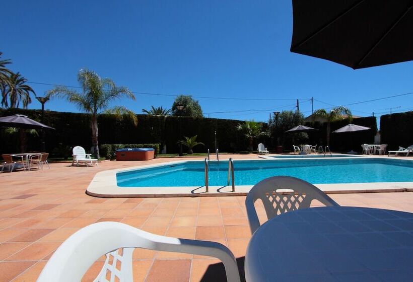 Hospedium Hotel Abril