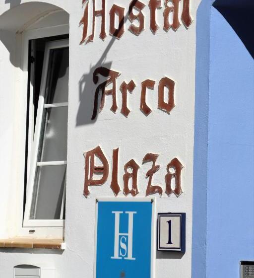 Hostal Arco Plaza