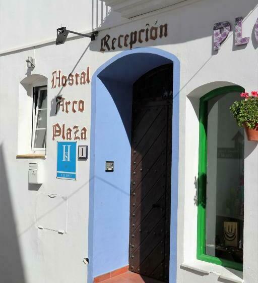 Hostal Arco Plaza