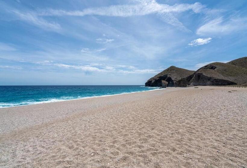 簡易ホテル Bf Rooms Carboneras