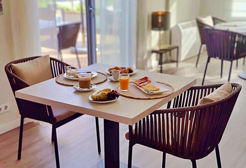 فندق فئة نجمة واحدة Boutique Hotel Oriola