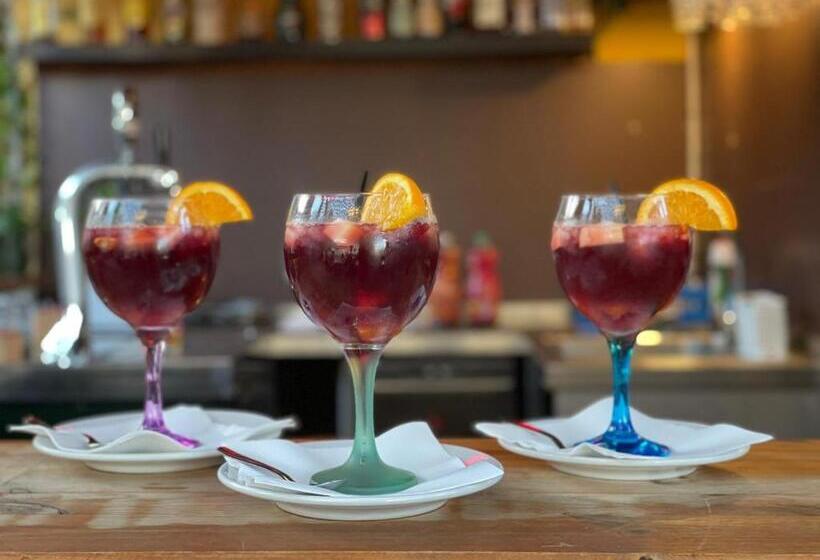 مسافرخانه Don Carlos