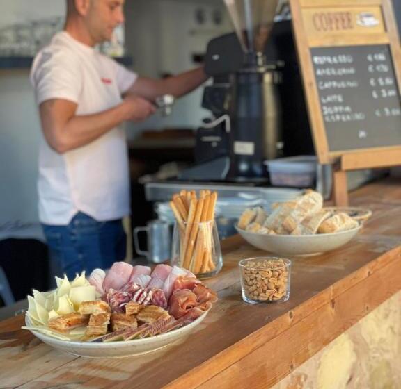 مسافرخانه Don Carlos