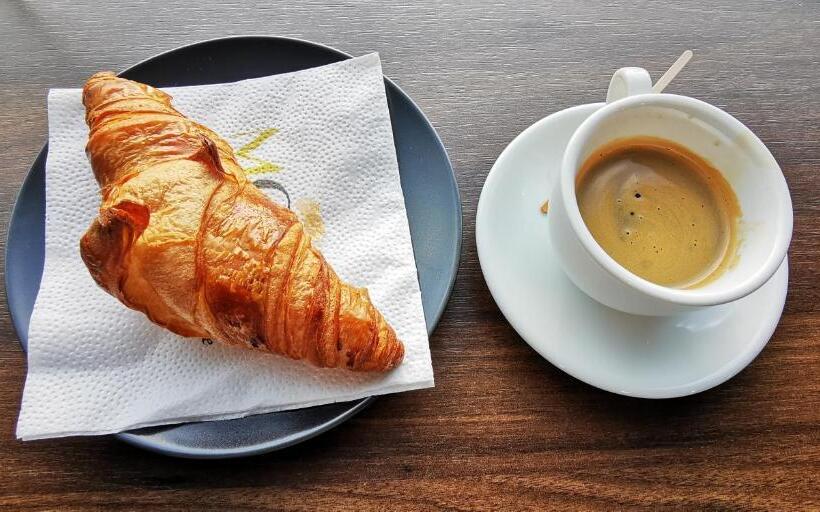 مسافرخانه Don Carlos