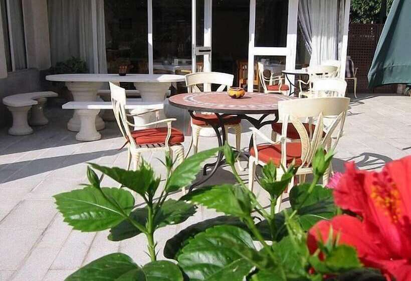 Hostal Residencia Sutimar