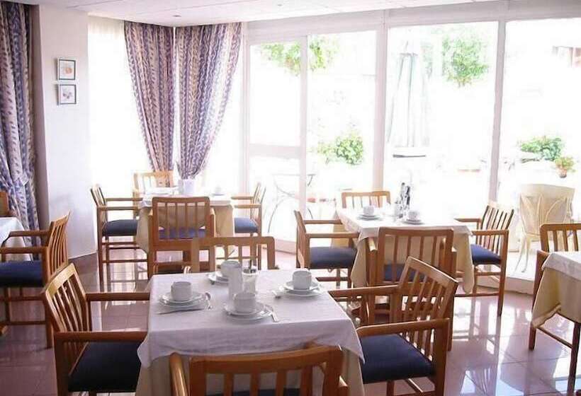 Hostal Residencia Sutimar