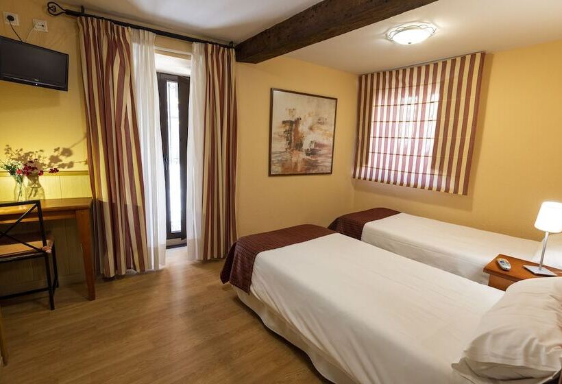 Hostal Restaurante Puerta Del Alcazar