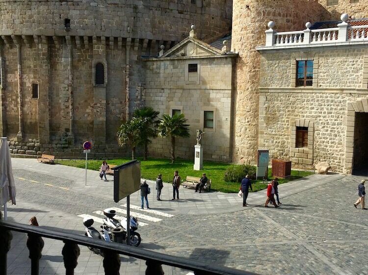 Hostal Restaurante Puerta Del Alcazar