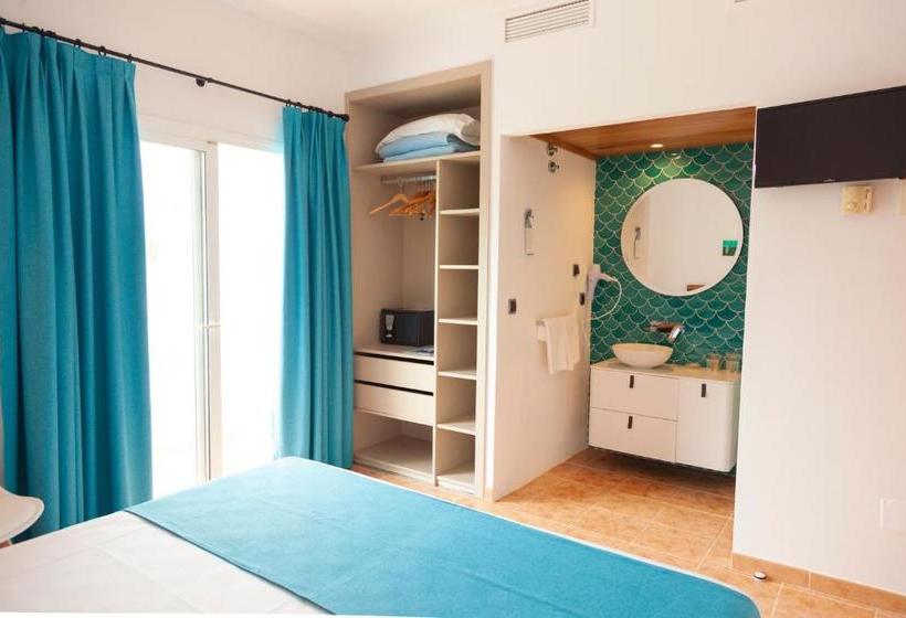 פונדק Roca Plana