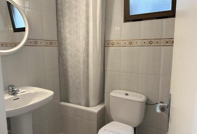 مسافرخانه Rosamar   Emar Hotels