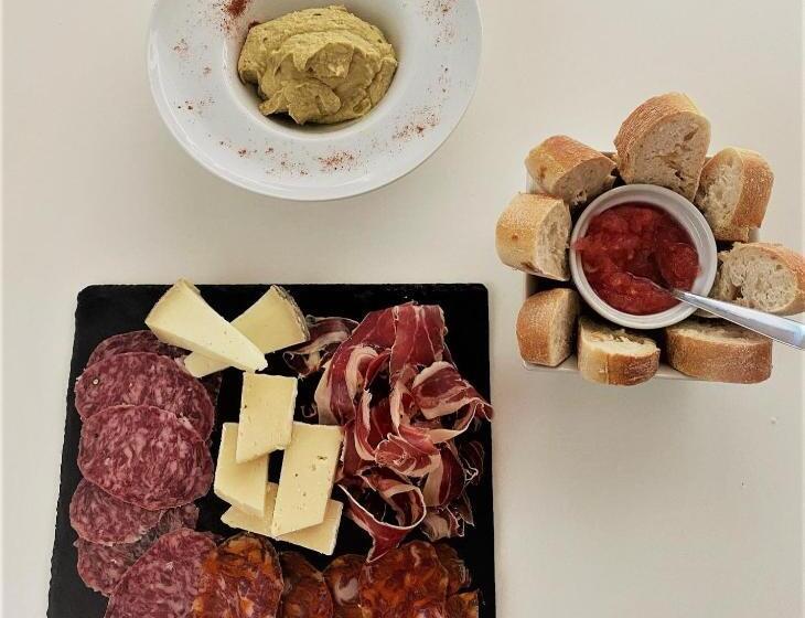 مسافرخانه Rosamar   Emar Hotels