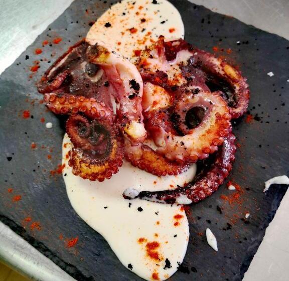 مسافرخانه Rosamar   Emar Hotels