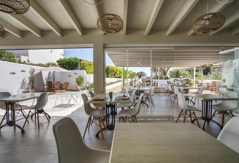 مسافرخانه Rosamar   Emar Hotels