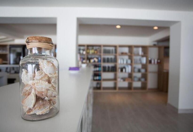 مسافرخانه Rosamar   Emar Hotels