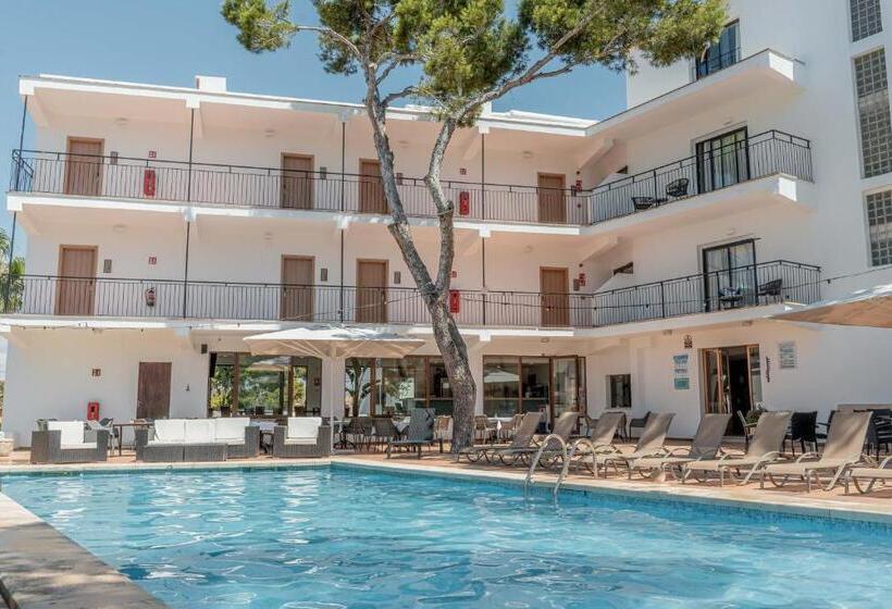 مسافرخانه Santanyi Port