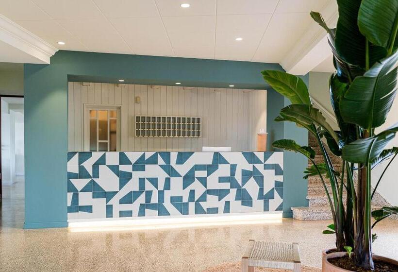 مسافرخانه Santanyi Port